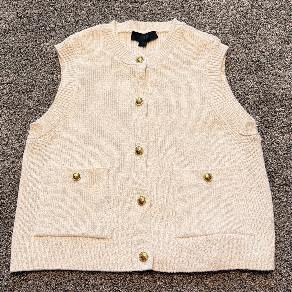NWOT - Zara Women’s Cream Sleeveless Cardigan Vest gold button detail